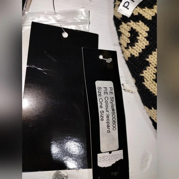 Katie Todd Leopard Scarf One Size Buttons Wrap‎ Thick Cozy Warm Winter Animal - Picture 3 of 6